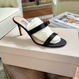 SJP adorable bow heels